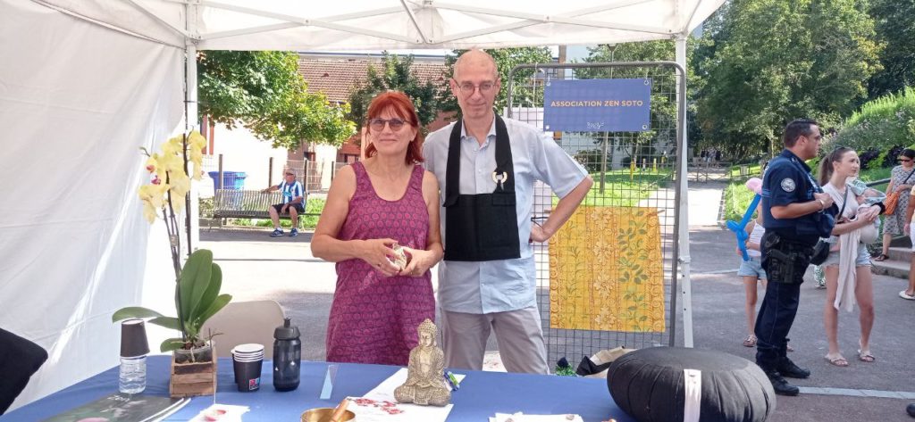 babak et joelle au forum des assoiciations de rosny