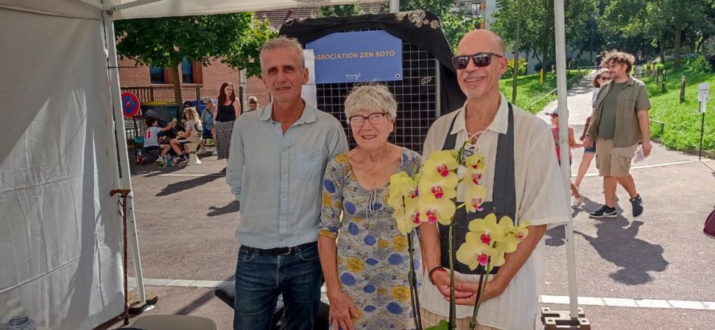 eric, marie-noelle, françois au forim des assoiciations de rosny